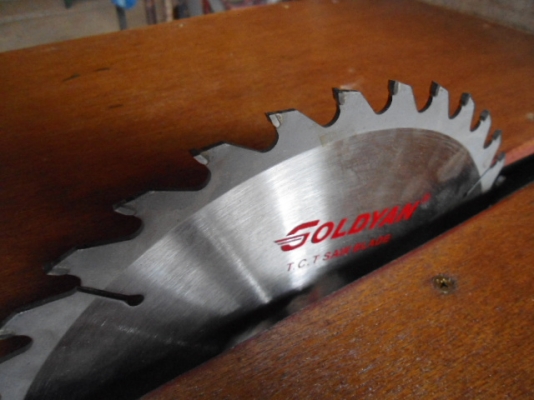 ขายโต๊ะเลื่อยวงเดือน พร้อมใช้งาน