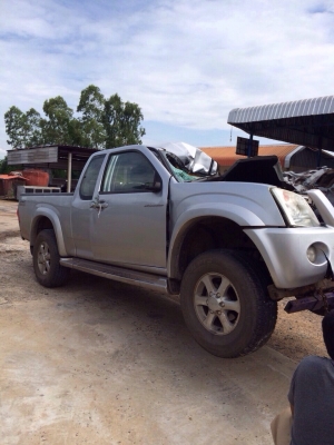 ซากดีเเมกด์ไฮเเลนเดอร์เครื่อง2500ปี08โอนลอยบุคคลสีเทาหรือเเยกขายอะไหลทั้งคันสอบถามได้มีหลายรุ่นทั้งเก๋งเเละกระบะรับซื้อรถอุบัตเหตุทุกสภาพ