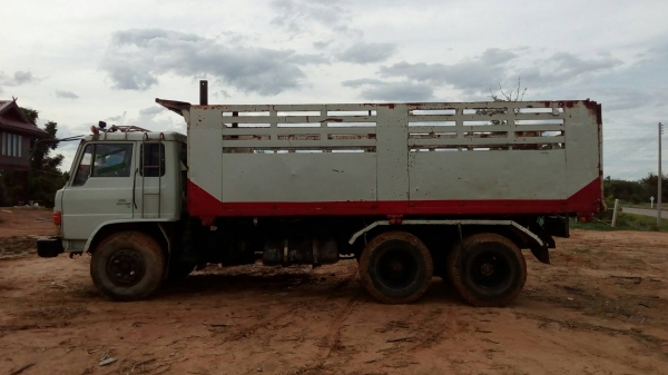 ขายรถ 10 ล้อดั้ม f 18 พร้อมใช้ ขายรถ 10 ล้อดั้ม f 18 พร้อมใช้