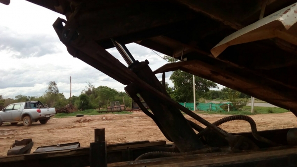 ขายรถ 10 ล้อดั้ม f 18 พร้อมใช้ ขายรถ 10 ล้อดั้ม f 18 พร้อมใช้