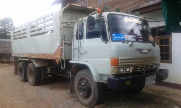 ขายรถ 10 ล้อดั้ม f 18 พร้อมใช้