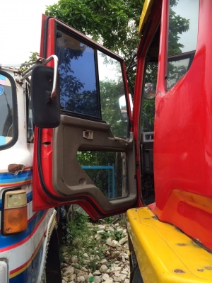 ขายหัวลากFUSO คัสซีสวยไม่มีเครื่องเกียร และเฟืองท้าย ต่อรองได้