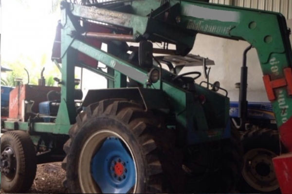 ขายรถคีบอ้อย FORD 6600 คีบหลัง เกียธรรมดา มี 2 คัน