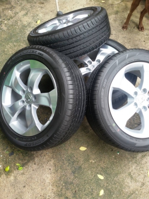 ล้อ HONDA HRV ขอบ 17 พร้อมยาง 215 55 17 ชุดล่ะ 14,500