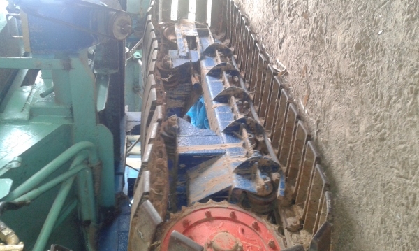 ขายคับรถเกี่ยวข้าวไทยเจริญ รถสวย คล่องตัว ตัวเดินใหม่เครื่องแรง อีซุซุ 200 กว่า ขาย460000 คับ