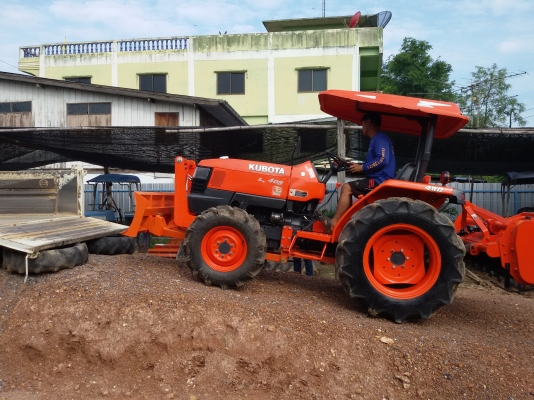 ปัญญาแทรคเตอร์..จัดมาให้ครับ ด่วน!!!คูโบต้า L3408 ตัวเปล่า