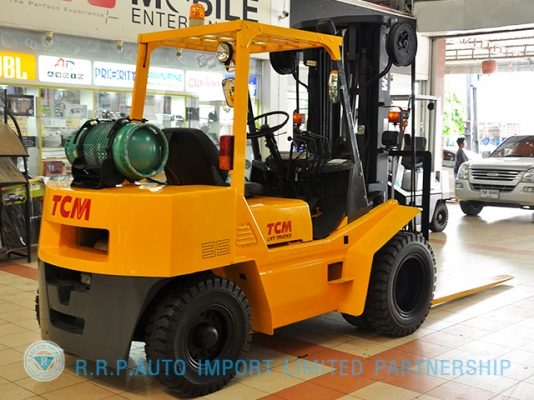 ขายรถโฟล์คลิฟท์มือสอง TCM รุ่น FHG30N8  ราคา 345,000 บาท นำเข้าจากประเทศญี่ปุ่น 100\% ไม่เคยใช้งานในประเทศไทย