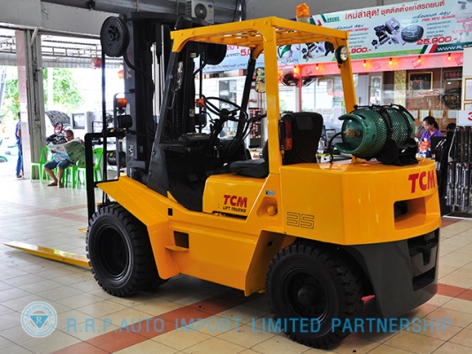 ขายรถโฟล์คลิฟท์มือสอง TCM รุ่น FHG30N8  ราคา 345,000 บาท นำเข้าจากประเทศญี่ปุ่น 100\% ไม่เคยใช้งานในประเทศไทย