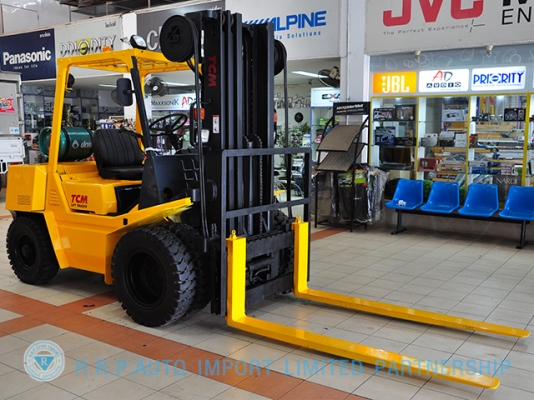 ขายรถโฟล์คลิฟท์มือสอง TCM รุ่น FHG30N8  ราคา 345,000 บาท นำเข้าจากประเทศญี่ปุ่น 100\% ไม่เคยใช้งานในประเทศไทย