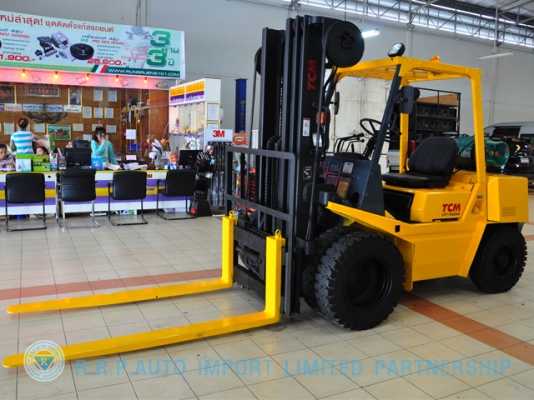 ขายรถโฟล์คลิฟท์มือสอง TCM รุ่น FHG30N8  ราคา 345,000 บาท นำเข้าจากประเทศญี่ปุ่น 100\% ไม่เคยใช้งานในประเทศไทย
