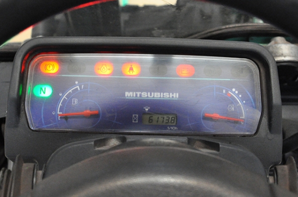 ขายรถโฟล์คลิฟท์มือสอง MITSUBISHI รุ่น FD30T GRENDIA  ราคา 465,000 บาท นำเข้าจากประเทศญี่ปุ่น 100\% ไม่เคยใช้งานในประเทศไทย