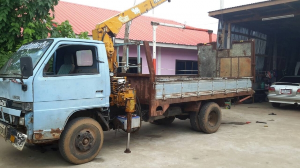 รถ110แรงNKR ติดเครน2.5ตัน ทะเบียนม.79 สภาพพร้อมใช้งาน