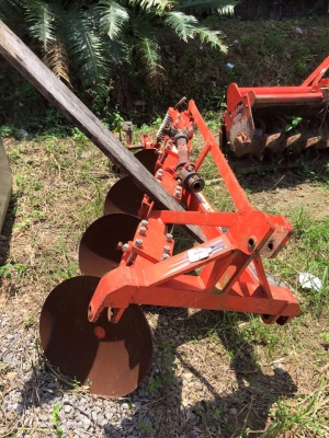 ขายรถไถ Kubota L4708(4WD) พร้อมใบมีดและผานบุกเบิกช้างDP224F รถพร้อมใช้งาน