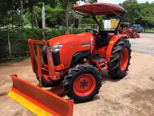 ขายรถไถ Kubota L4708(4WD) พร้อมใบมีดและผานบุกเบิกช้างDP224F รถพร้อมใช้งาน