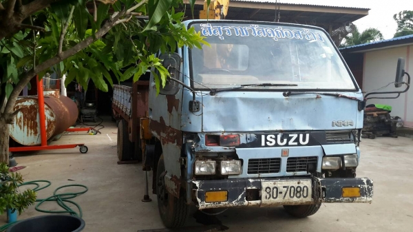 รถ110แรงNKR ติดเครน2.5ตัน ทะเบียนม.79 สภาพพร้อมใช้งาน