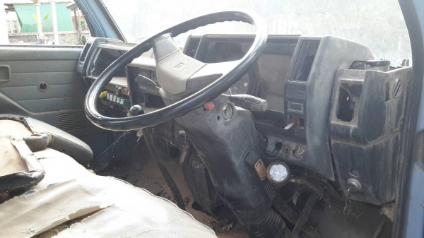 รถ110แรงNKR ติดเครน2.5ตัน ทะเบียนม.79 สภาพพร้อมใช้งาน