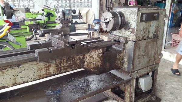 แท่นกลึง 6 ฟุต 3 เพลา เกียร์บล็อก ไฟบ้าน พร้อมใช้ อุปกรณ์ครบ ด่วน !!! 78,000