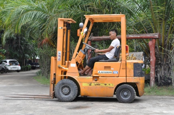 ขายFORKLIFT MITSUBISHI FG15(1.5ตัน) เสา3เมตร สวยเดิมจากญี่ปุ่น ยังไม่เคยใช้ในไทย 115,000เท่านั้น!!