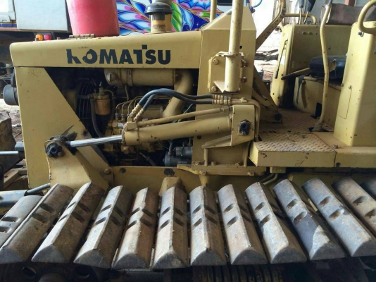 ชายแทรกเตอร์ KOMATSU D20-5 ให้โซ่2ชุดให้ทั้งตีนเป็ดตีนไก่ สภาพสวยพร้อมใช้ติดต่อได้ที่คุณ อ๊อฟ พิจิตร 086-737-9991 ชายแทรกเตอร์ KOMATSU D20-5 ให้โซ่2ชุดให้ทั้งตีนเป็ดตีนไก่ สภาพสวยพร้อมใช้ติดต่อได้ที่คุณ อ๊อฟ พิจิตร 086-737-9991