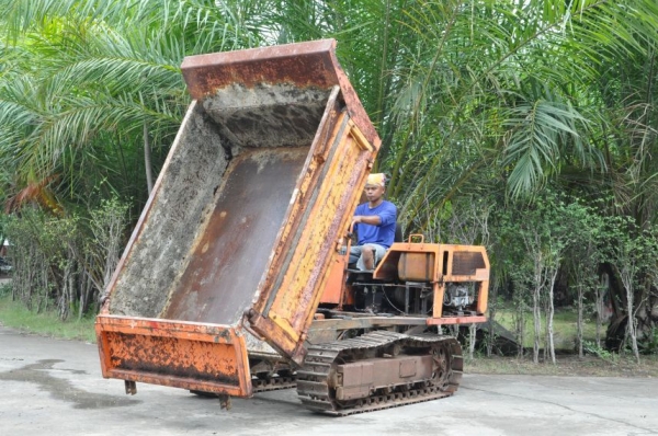 ขายรถบรรทุุกดั้มเปอร์ ตีนตะขาบแทรคเหล็ก kubota สวยเดิมจากญี่ปุ่นยังไม่เคยใช้ในไทย 95,000เท่านั้น!!