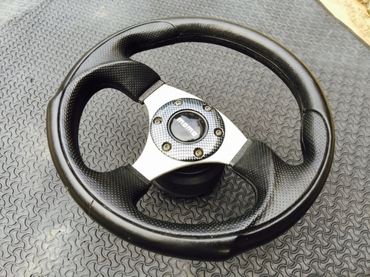 ขายพวงมาลัยพร้อมคอ