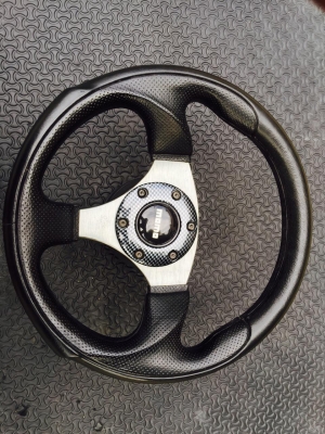 ขายพวงมาลัยพร้อมคอ