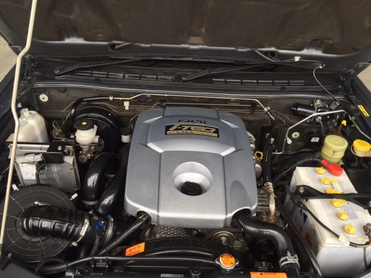 ขายISUZU. DMAX. CAB. 2.5 SX สีเทาปี2011ใส่เเม็กใหม่ยางใหม่ขอบ17นิ้ว