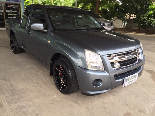 ขายISUZU. DMAX. CAB. 2.5 SX สีเทาปี2011ใส่เเม็กใหม่ยางใหม่ขอบ17นิ้ว