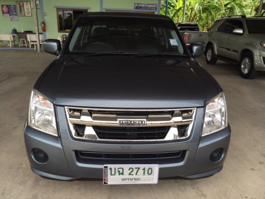 ขายISUZU. DMAX. CAB. 2.5 SX สีเทาปี2011ใส่เเม็กใหม่ยางใหม่ขอบ17นิ้ว