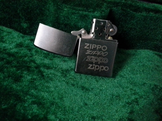 หนึ่งเดียวไฟแช็ค ZIPPO