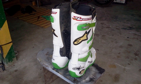 ขายรองเท้าวิบากกิ้ปล็อค ชับในอยู่ตรอบเทค10ตาม เบอร์42 43สภาพ ขายรองเท้าวิบากกิ้ปล็อค ชับในอยู่ตรอบเทค10ตาม เบอร์42 43สภาพ