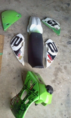 ขายชุดสีkx80ถั้งคันพร้อมถังเบาะสภาพสวย