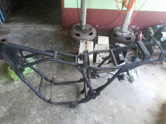 ขายโครง XJ400 คอท่อ สวยๆ 1500 บาท