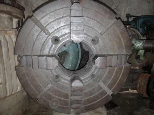 ขายสี่จับเครื่องกลึง16นิ้วเก่าแต่ยังแน่นถูกๆ