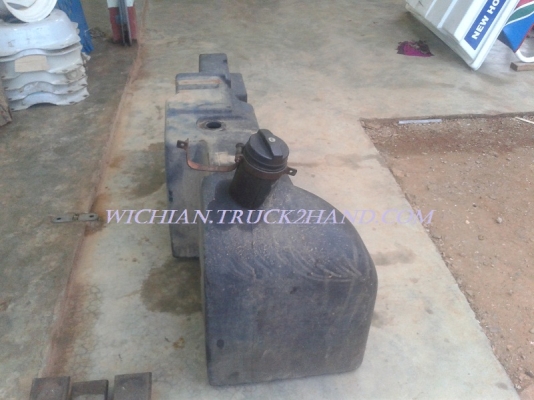 ขายถังน้ำมันรถไถฟอร์ด TS100 ถังPEพร้อมฝาถังแท้ติดรถเก่านอก สภาพสวย ไม่มีชุดเกจ์วัด ราคา11,000ครับ