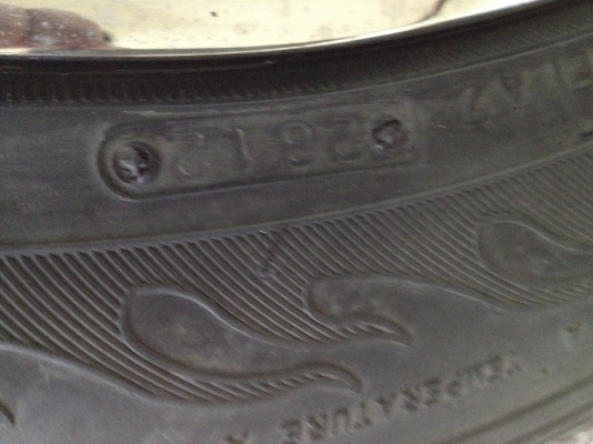 ขายล้อแม็ก 20 พร้อมยางปี 12 ไม่คดไม่ดุ้งไม่ซ่อม 13,900