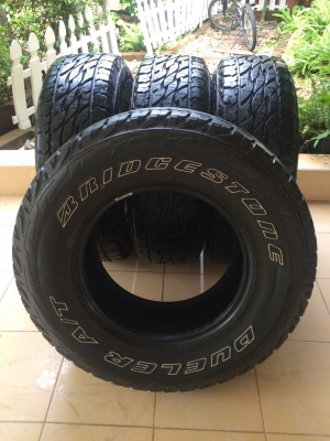 ขายยาง bridgestone at 265/70/16 ปี12 สวยๆครับ