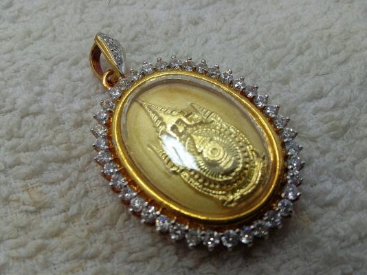 ล๊อคเก๊ตกะไหล่ทองเฉลิมพระชนมพรรษา 80 พรรษา