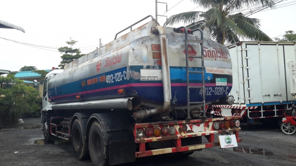 รถสิบล้อ Isuzu FVM 230 แรงม้า บรรทุกถังน้ำมัน สภาพสวย พร้อมใช้งาน ทดลองขบได้ สนใจติดต่อ เอ็ม ที เจริ