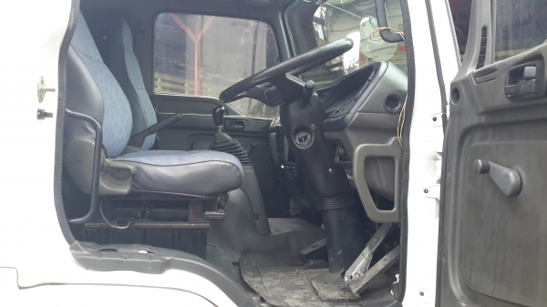 รถสิบล้อ Isuzu FVM 230 แรงม้า บรรทุกถังน้ำมัน สภาพสวย พร้อมใช้งาน ทดลองขบได้ สนใจติดต่อ เอ็ม ที เจริ