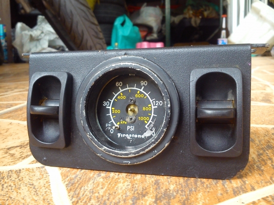 เกจ์ สวิตช์ เปิด ปิดลม พร้อมกรอบเหล็ก