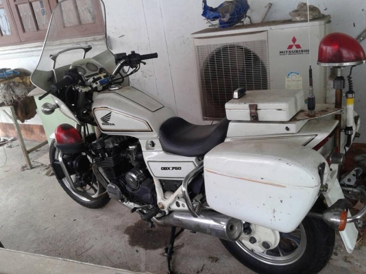 Honda CBX750 POLICE พร้อมไซเลนและกระเป๋าข้าง inv อย่างเดียว