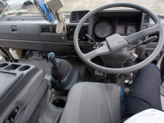 HINO 779 WO4D 117แรงเปลี่ยนหัวซูปเปอร์เสี่ยยาว 5.5ม.เครื่องแน่นแอร์ฉ่ำแคชซีงาม (ด่วนขายตัด 260000 ก่อน15สค58ด่วนครับ)