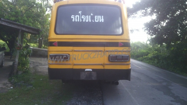 รถบัส ยี่ห้อ BENZ 34 ที่นั่ง ปีจดทะเบียน 2547  145 แรงม้า เครื่อง 6BB1