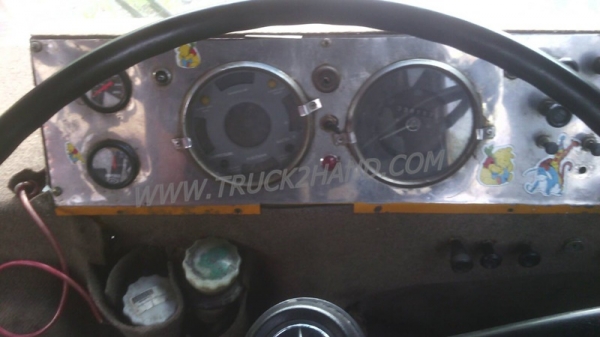 รถบัส ยี่ห้อ BENZ 34 ที่นั่ง ปีจดทะเบียน 2547  145 แรงม้า เครื่อง 6BB1