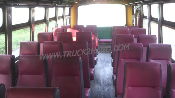 รถบัส ยี่ห้อ BENZ 34 ที่นั่ง ปีจดทะเบียน 2547  145 แรงม้า เครื่อง 6BB1