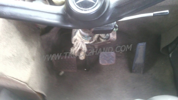 รถบัส ยี่ห้อ BENZ 34 ที่นั่ง ปีจดทะเบียน 2547  145 แรงม้า เครื่อง 6BB1