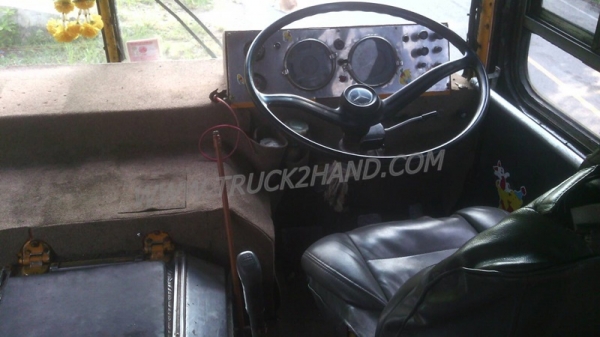 รถบัส ยี่ห้อ BENZ 34 ที่นั่ง ปีจดทะเบียน 2547  145 แรงม้า เครื่อง 6BB1