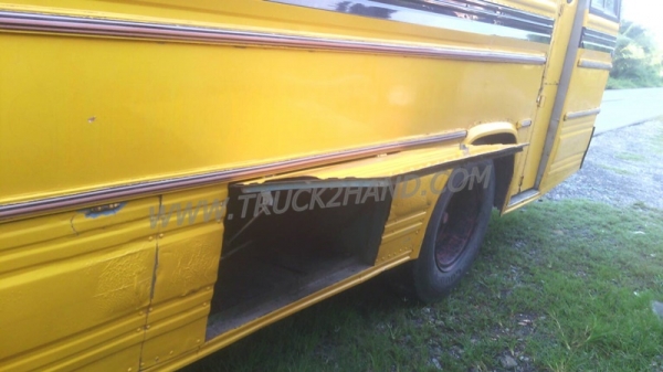 รถบัส ยี่ห้อ BENZ 34 ที่นั่ง ปีจดทะเบียน 2547  145 แรงม้า เครื่อง 6BB1