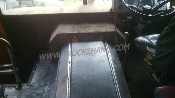 รถบัส ยี่ห้อ BENZ 34 ที่นั่ง ปีจดทะเบียน 2547  145 แรงม้า เครื่อง 6BB1